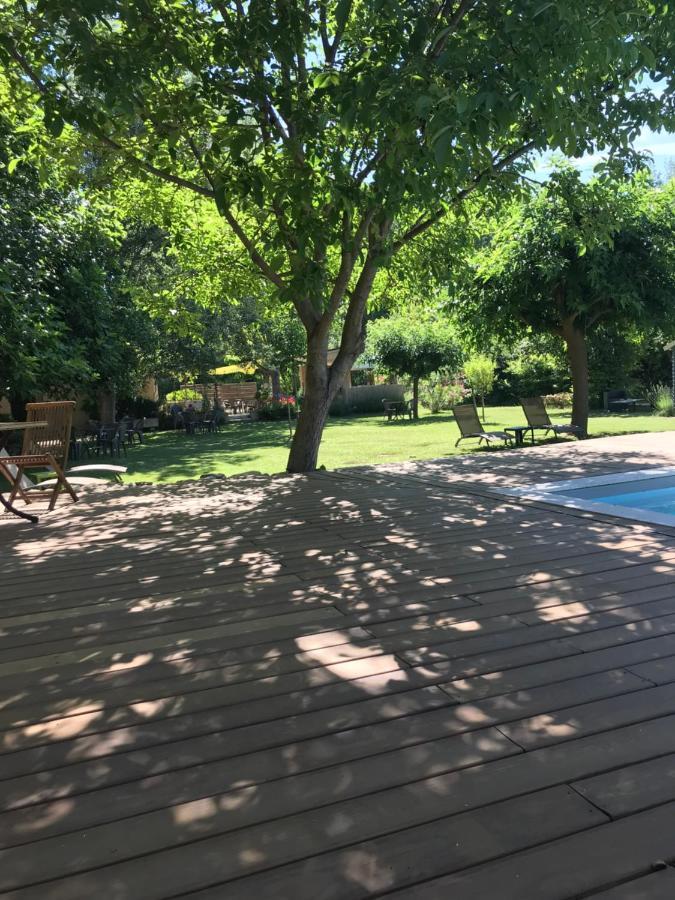 Bed and Breakfast L'Atelier Des Coudelieres Le Thor Exterior foto