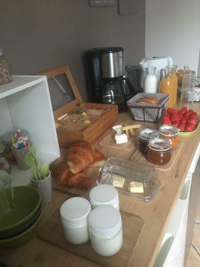 Bed and Breakfast L'Atelier Des Coudelieres Le Thor Exterior foto